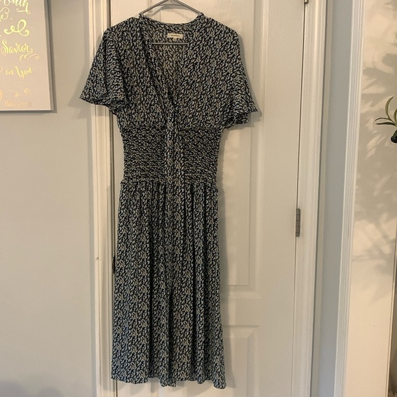 Max Studio black‎ blue dresss tie front neck sz L elastic waist midi fit & flare - Picture 2 of 14